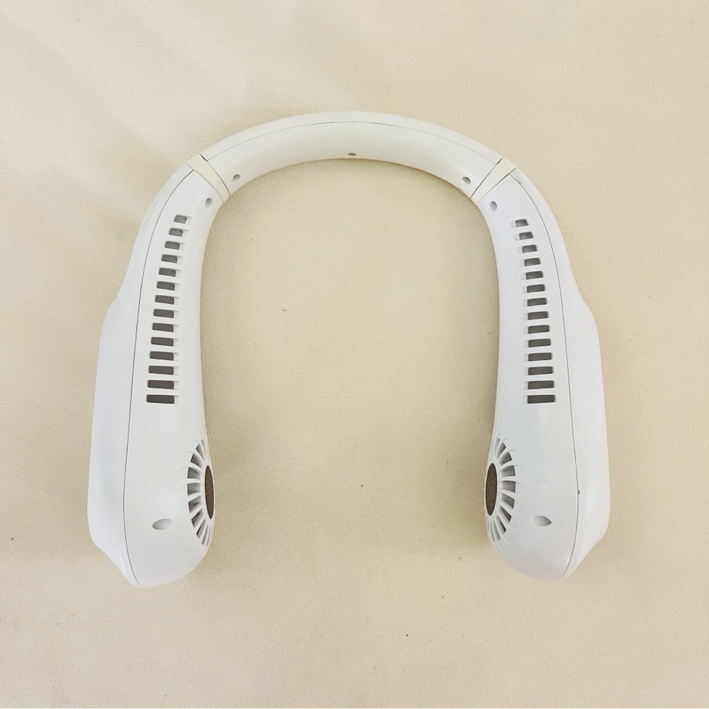 ❄️ White Portable Neck Fan – Rechargeable, 5-Speed 🤍 - Picture 4 of 4